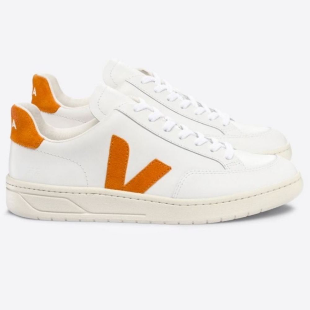 VEJA V-12 LEATHER WHITE PUMPKIN